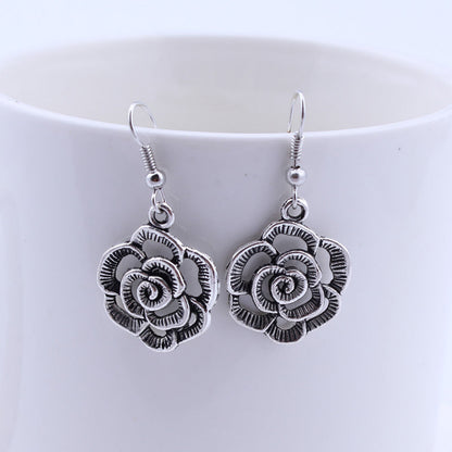 New Fashionable Flower Earrings For Women