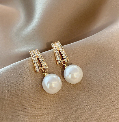 Sterling Silver Needle Rhinestone Earrings For Women New Niche Temperament Simple Flower Elegant Ear Studs Earrings