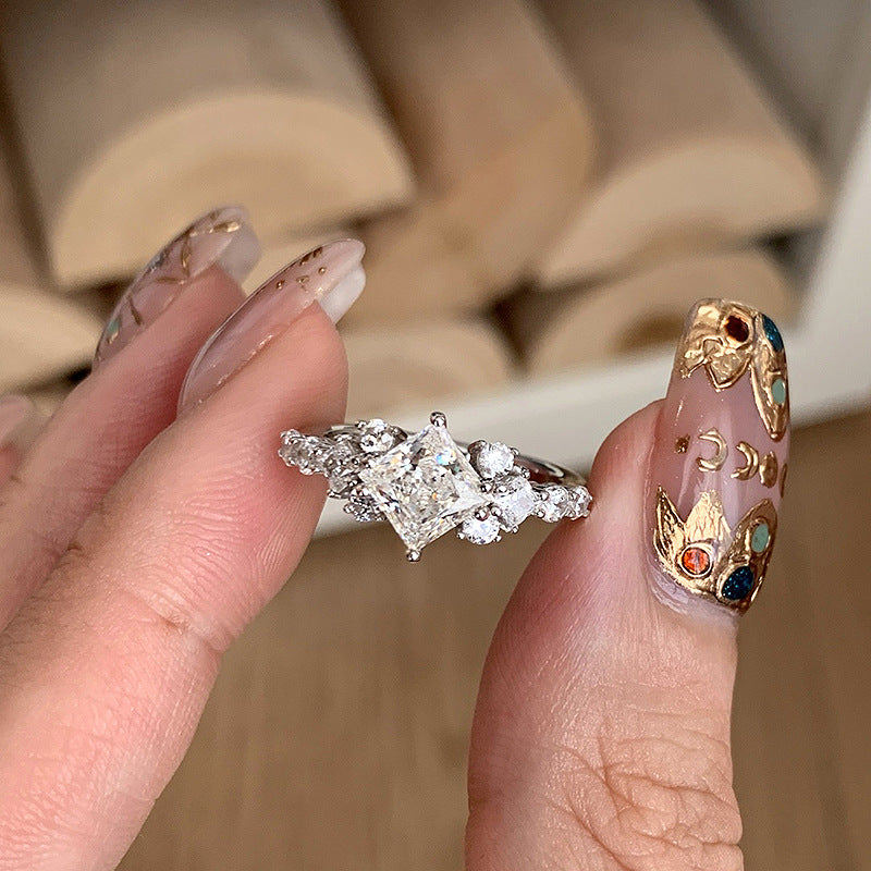 Vera Collette Ring | White Gold