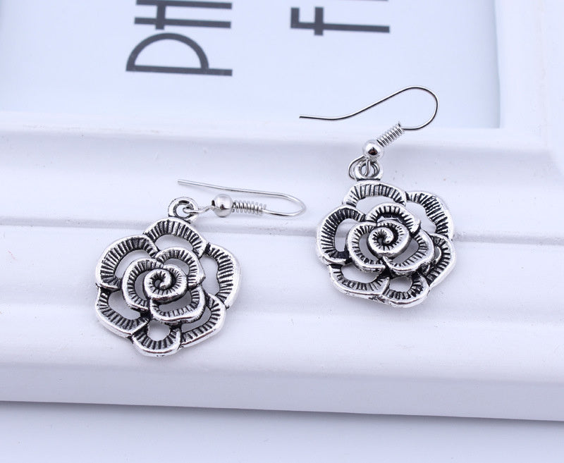 New Fashionable Flower Earrings For Women