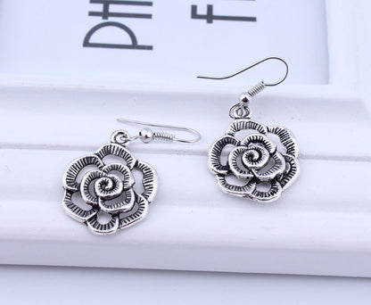 New Fashionable Flower Earrings For Women
